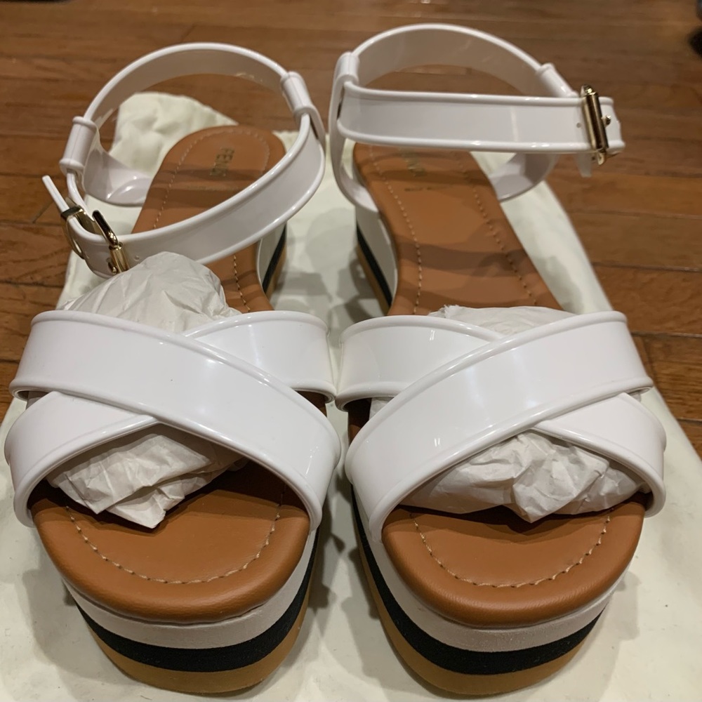 New/Never Worn Fendi Platform Samdals